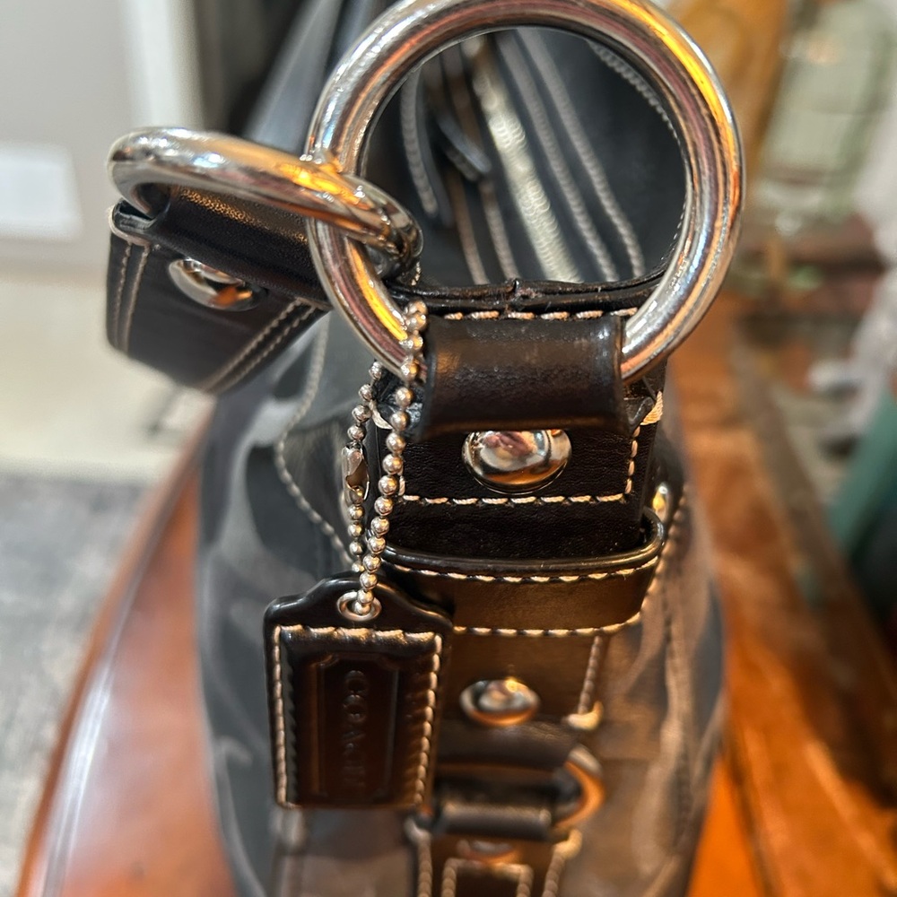 Coach Signature Zoe Hobo EUC - Picture 11 of 12